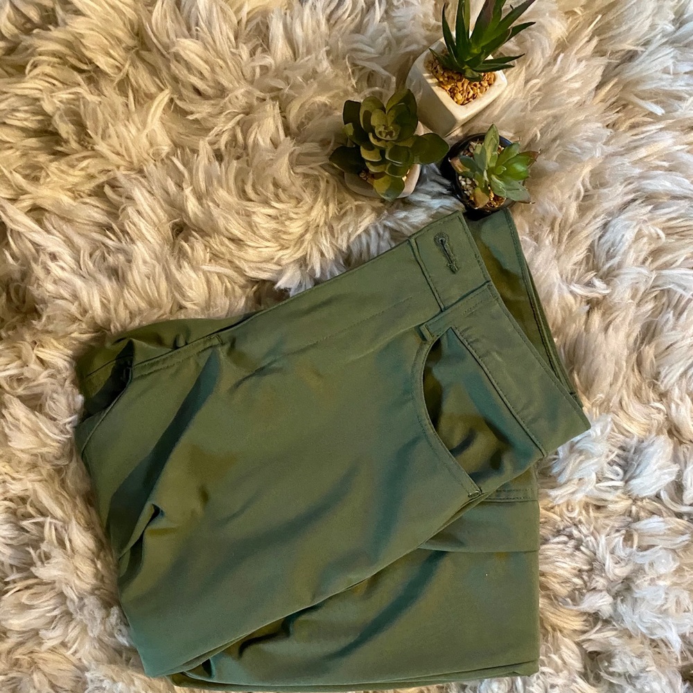 Green army pants 🌲